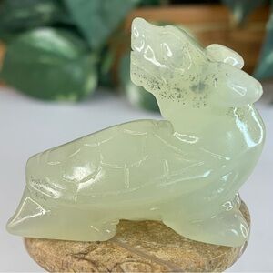 Chinese Translucent Jade Dragon Turtle Figurine Carved Mythical Animal Figure 2"